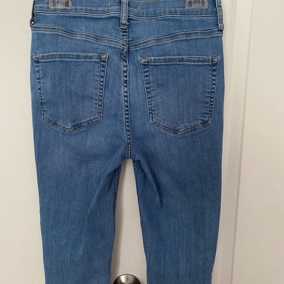 Free People Skinny High Rise Distressed Busted Knee Jeans Size 28 - Picture 5 of 8